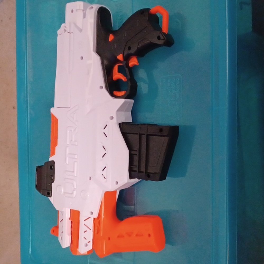 Nerf Gun - Picture 2 of 3